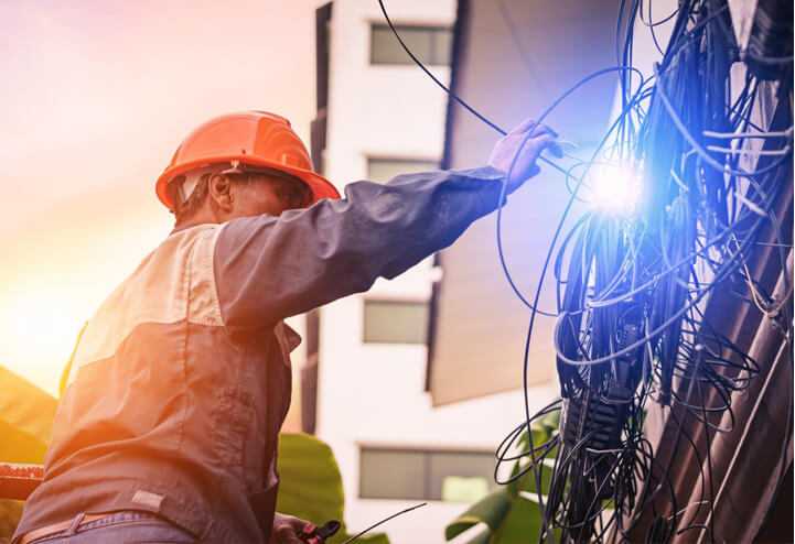 Professional Electrician in Hodgkins IL